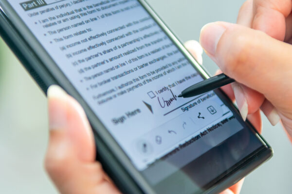 Digital Signature on on smartphone technology document Online Using  Document Signing